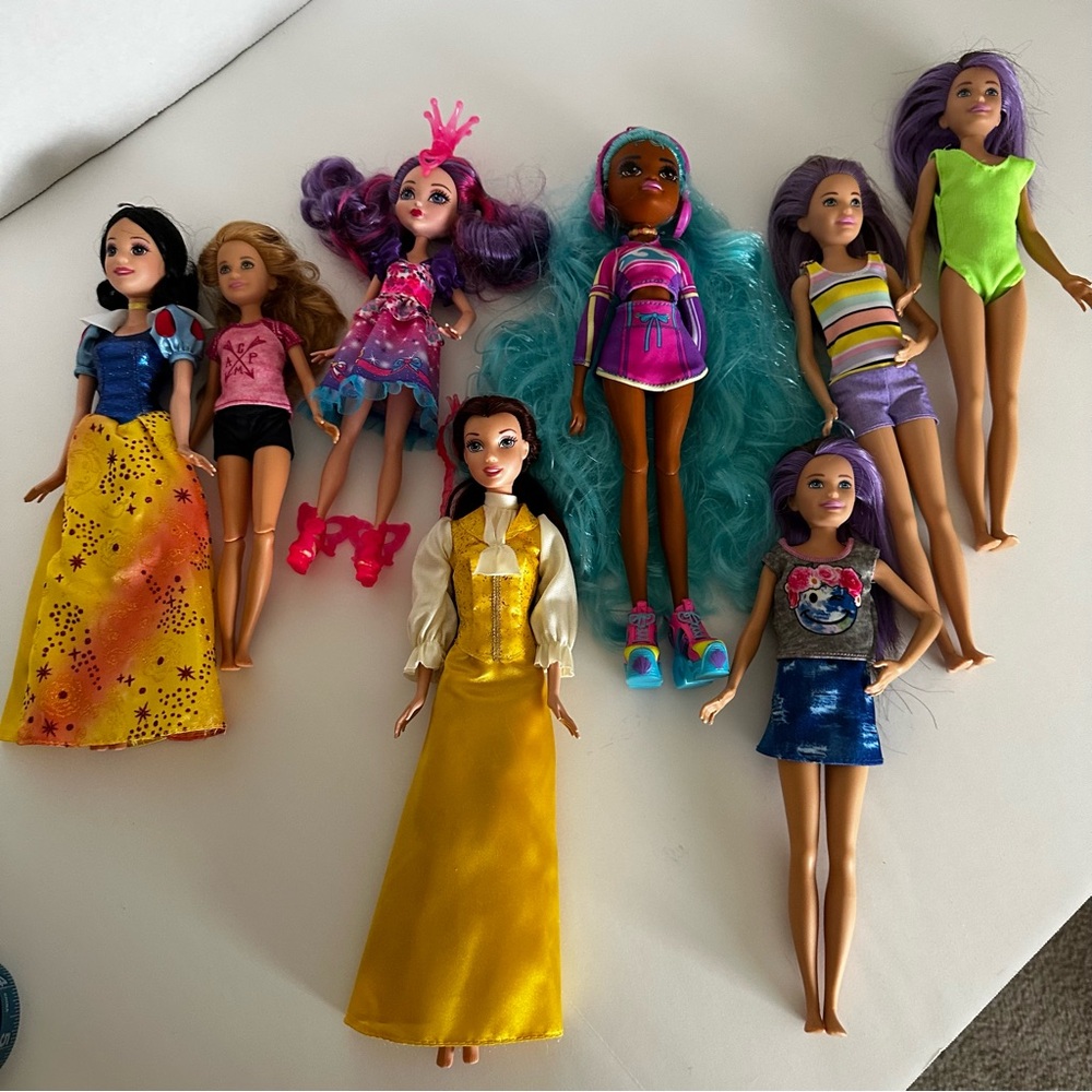Lot of 8 fashion dolls. Barbie Secret Door Malucia Skipper Princess Mermaid High - Picture 1 of 14